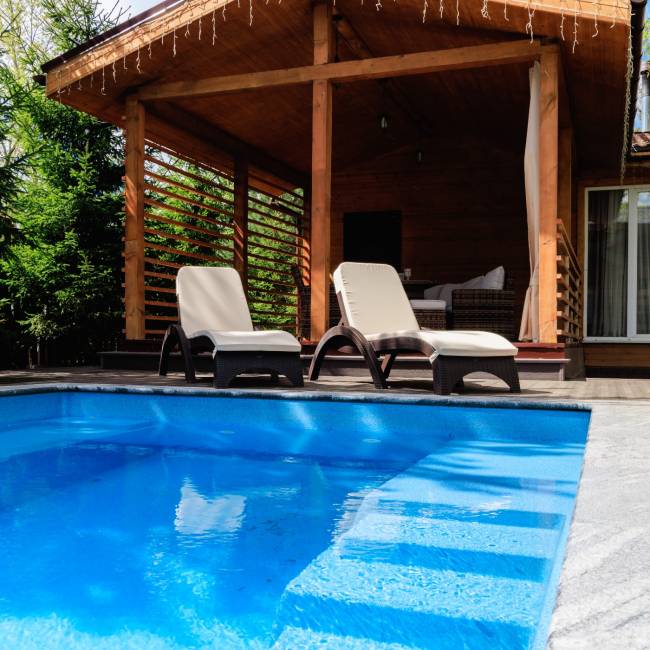 Комплект пластиковых шезлонгов MARK антрацитовых (с матрасом) Комплект пластиковых шезлонгов MARK антрацитовых (с матрасом)