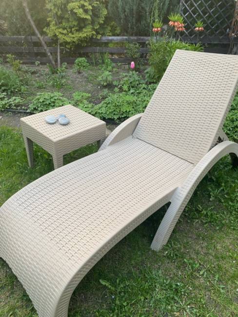 Столик плетеный для шезлонга GT 1009 бежевый 450х450х450 мм Столик плетеный для шезлонга GT 1009 бежевый 450х450х450 мм