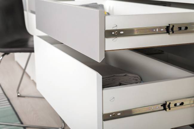 Два комода Торонто цвет белый шагрень/стальной серый Два комода Торонто цвет белый шагрень/стальной серый