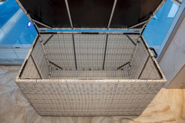 Сундук для хранения KARL 120 c колесиками бежевый Сундук для хранения KARL 120 c колесиками бежевый