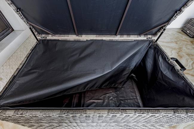 Сундук для хранения KARL 120 c колесиками серый Сундук для хранения KARL 120 c колесиками серый