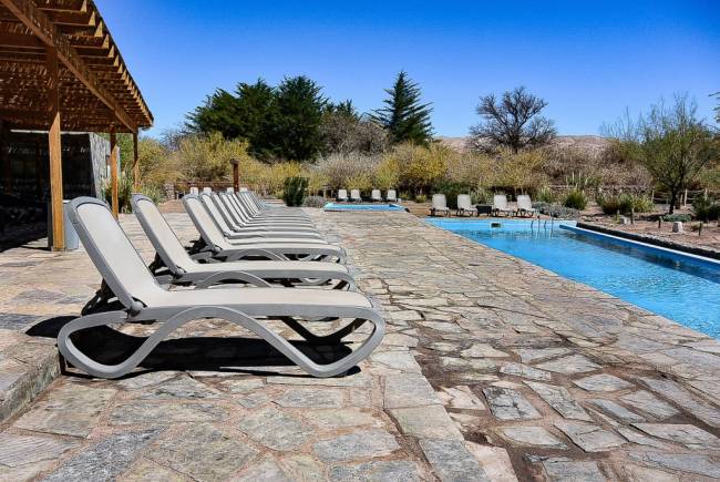 Шезлонг-лежак пластиковый Omega тортора 1700-1945х690х910 мм