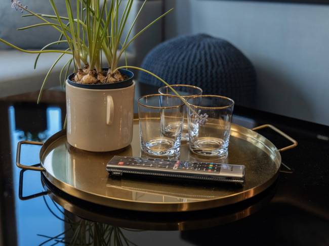 Стол-трансформер Левмар Slide G27/S79 черный глянец/ опоры нерж.сталь Стол-трансформер Левмар Slide G27/S79 черный глянец/ опоры нерж.сталь