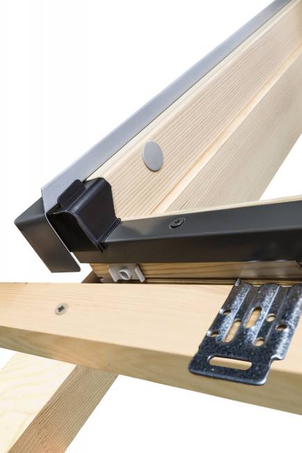 Деревянное мансардное окно FTP-V U3 с системой автоматического управления WiFi Деревянное мансардное окно FTP-V U3 с системой автоматического управления WiFi