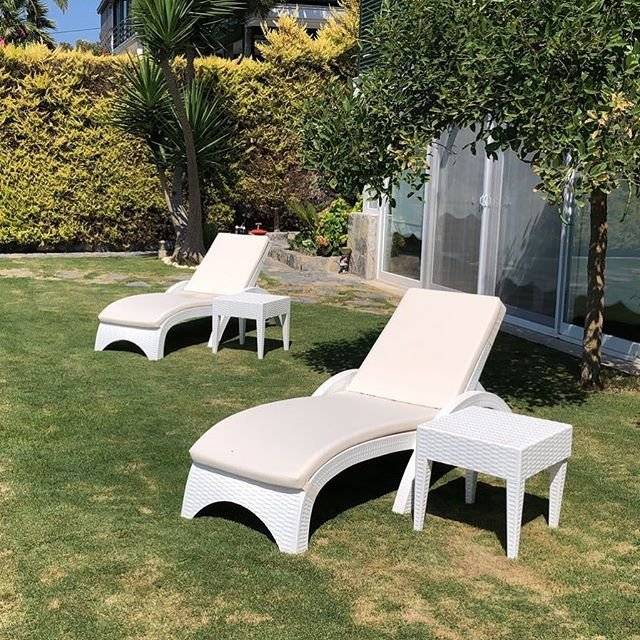Шезлонг пластиковый GS 1009 (Fiji) белый 1870x730x340 мм