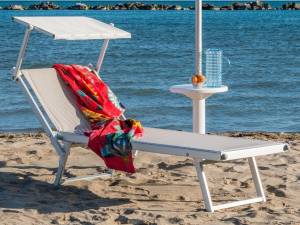 Шезлонг-лежак металлический Master серебристый 1820х760х440 мм Шезлонг-лежак металлический Master серебристый 1820х760х440 мм